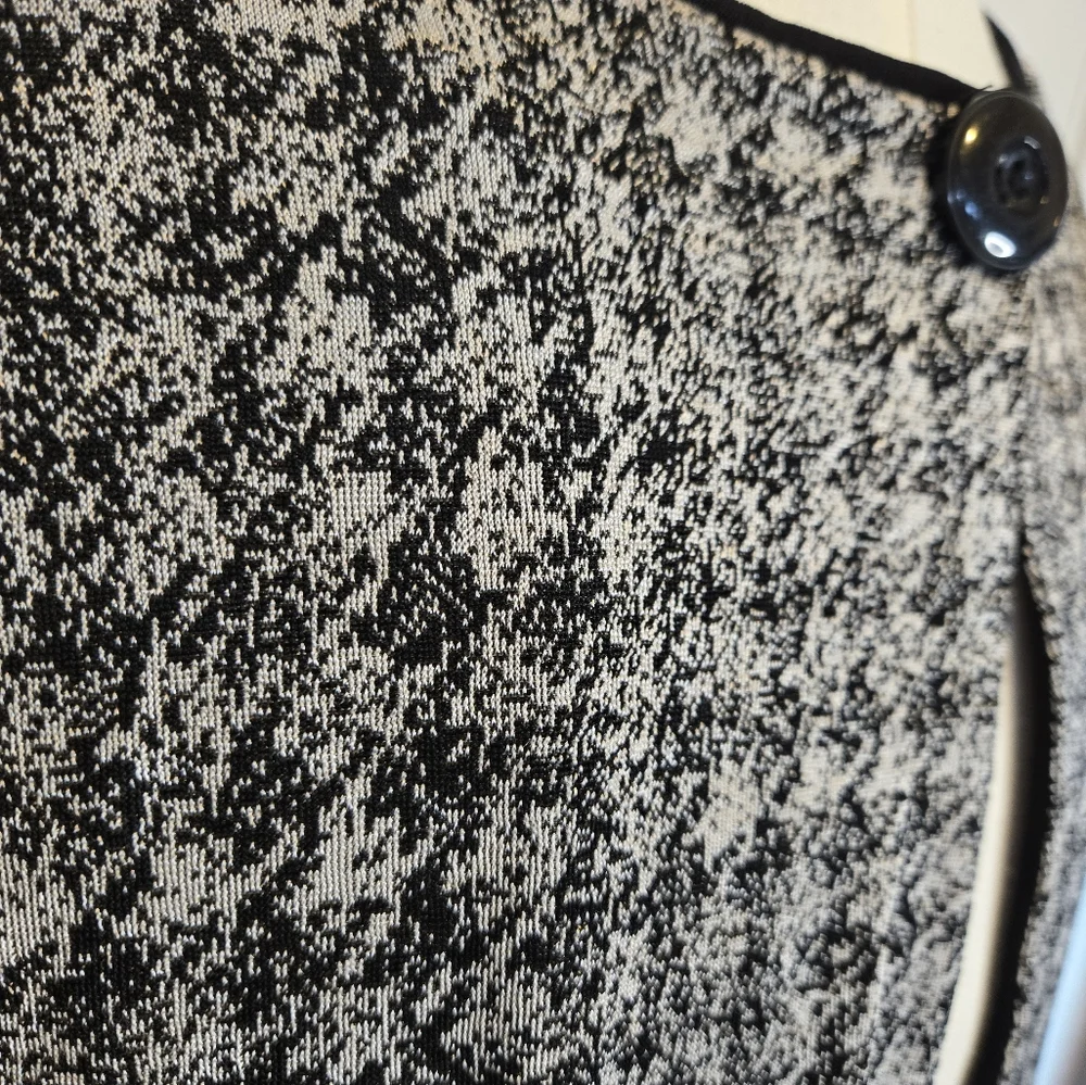 Laura Ashley Houndstooth Cape Jacket Lightweight 3X Black and White